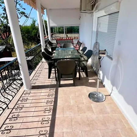 Nyaraló Summer Vibes 4 Néa Iráklia
